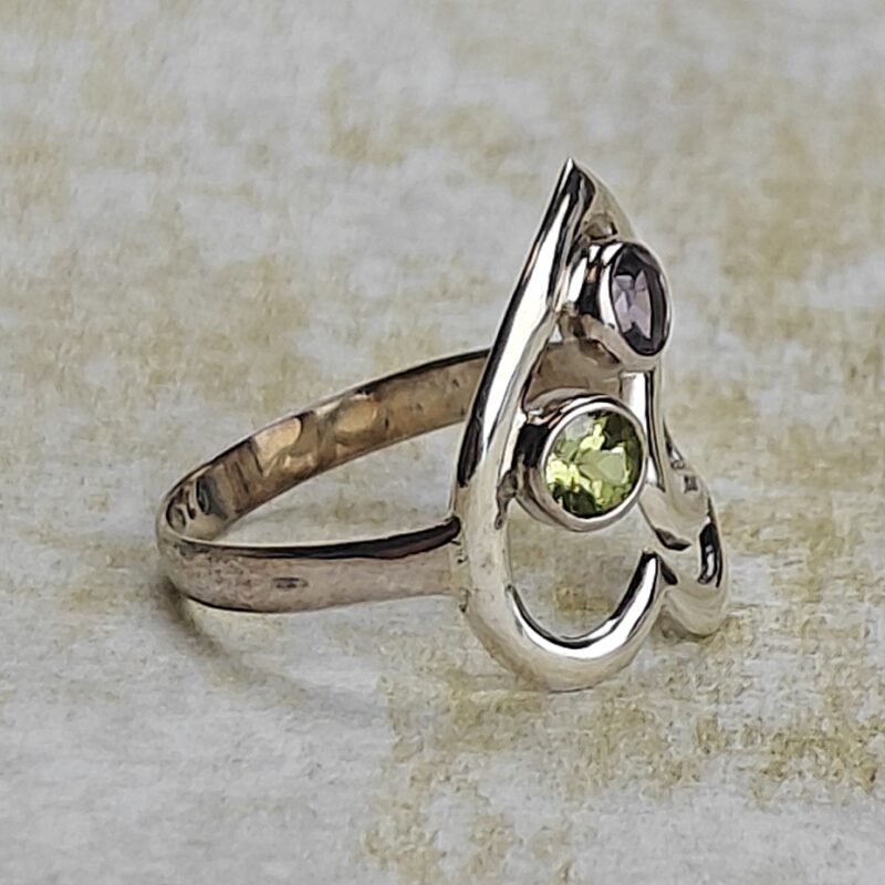 Double Heart SS Ring w/Amethyst & Peridot (Size 8) - Image 4